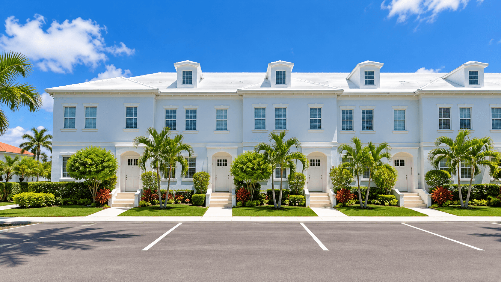 Row of Palm Cay townhomes in Florida City, FL